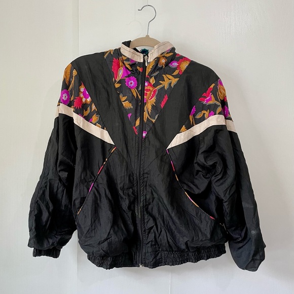 Bold Spirit Black Windbreaker - Picture 5 of 8